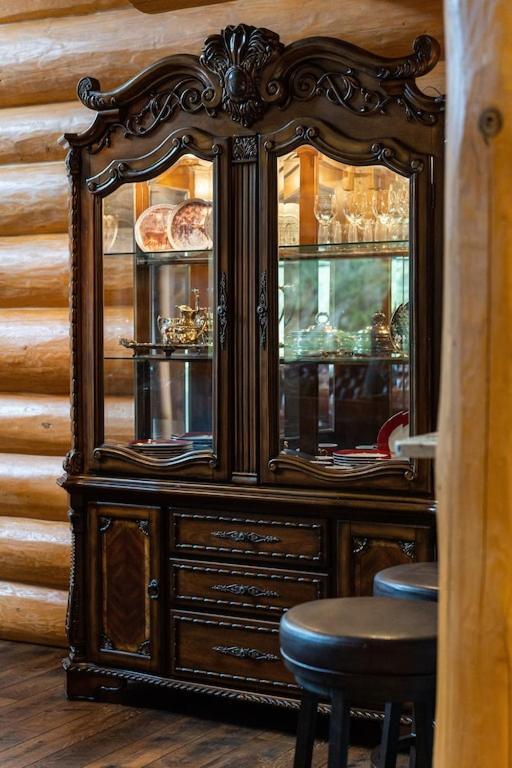 Chalet Gem By Manning Park: Luxury Loghouse “ravenloft”