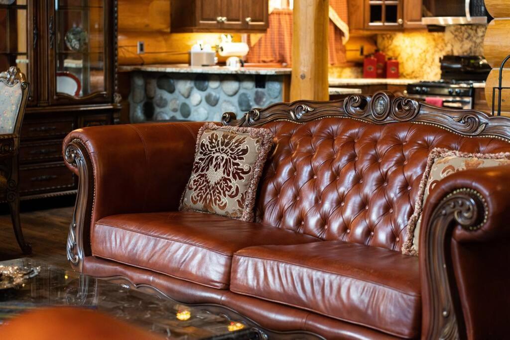 Gem By Manning Park: Luxury Loghouse “ravenloft”