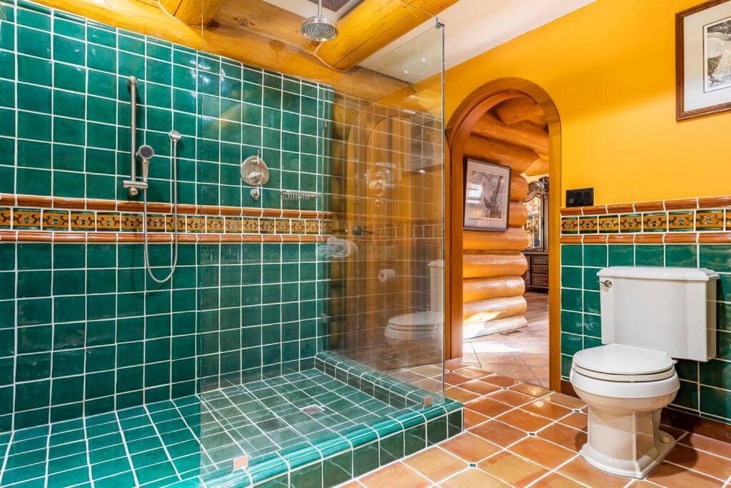Chalet Gem By Manning Park: Luxury Loghouse “ravenloft” *