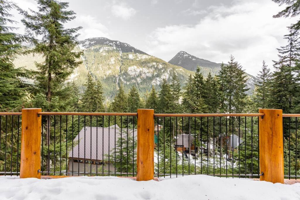 Gem By Manning Park: Luxury Loghouse “ravenloft” * Sunshine Valley