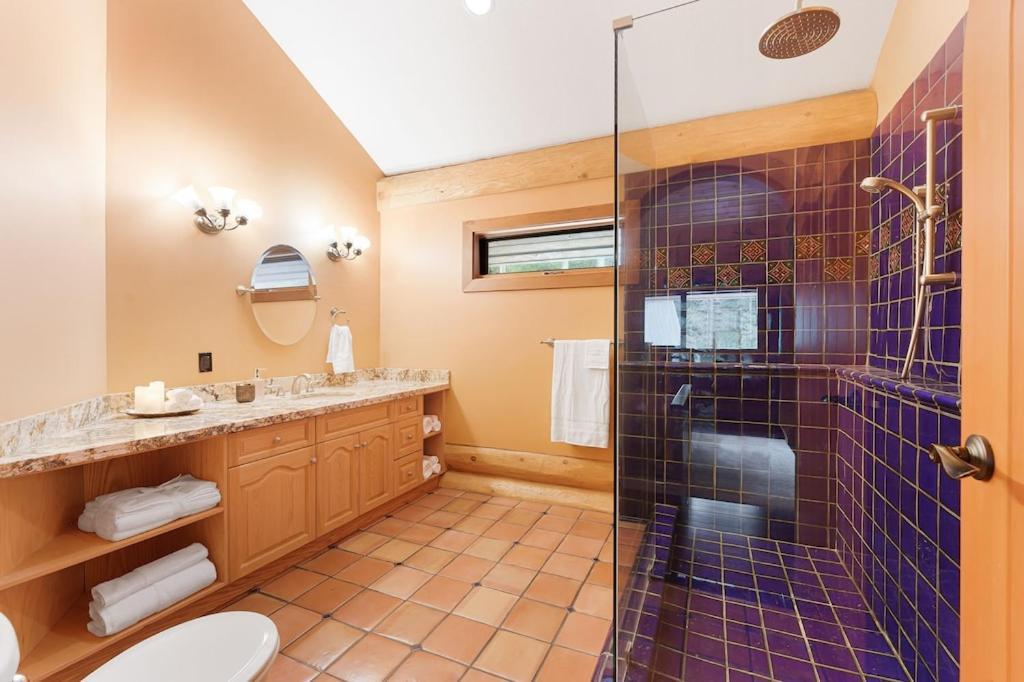 Gem By Manning Park: Luxury Loghouse “ravenloft” Chalet