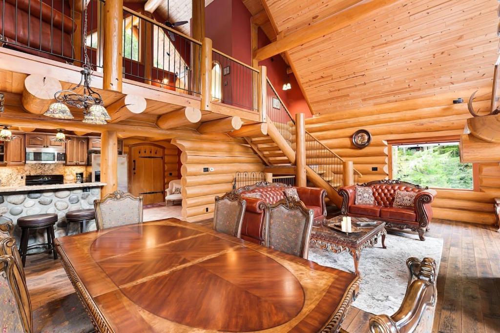 Gem By Manning Park: Luxury Loghouse “ravenloft” * Sunshine Valley