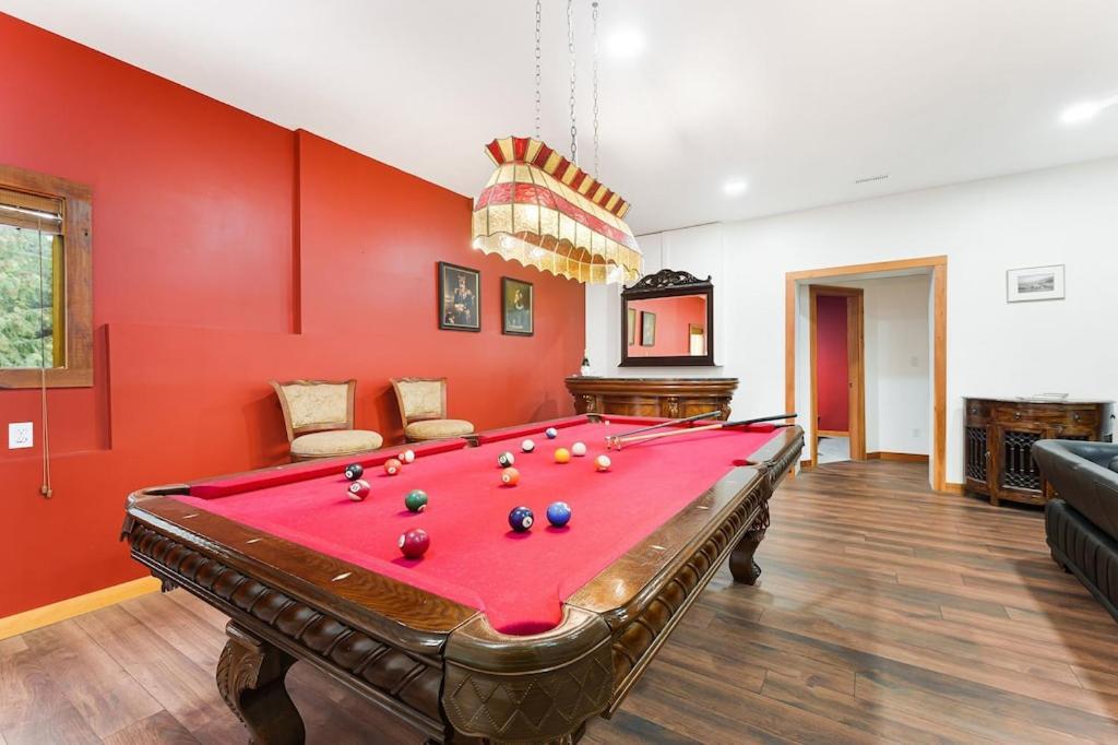 Chalet Gem By Manning Park: Luxury Loghouse “ravenloft”